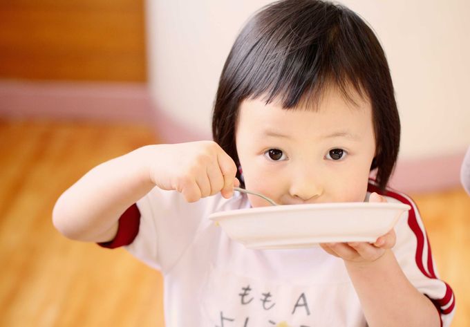 いただきます　みそをつくる子どもたち