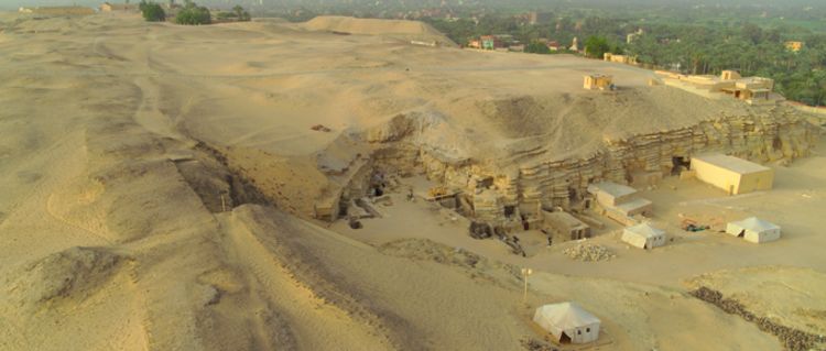 悠久の地、サッカラ遺跡: 眩き時代を語る 画像3