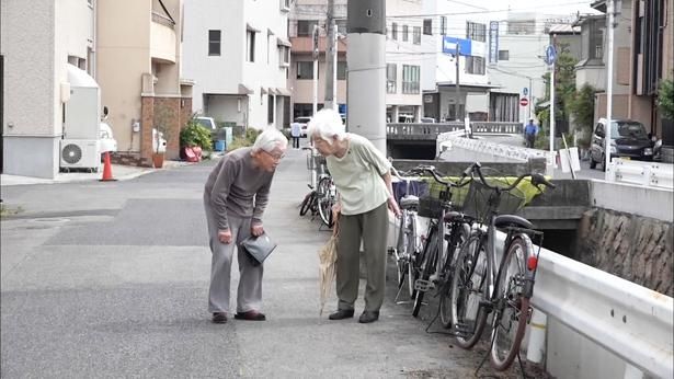 高齢者が高齢者を介護する「老老介護」の現実を映す(『ぼけますから、よろしくお願いします。』)