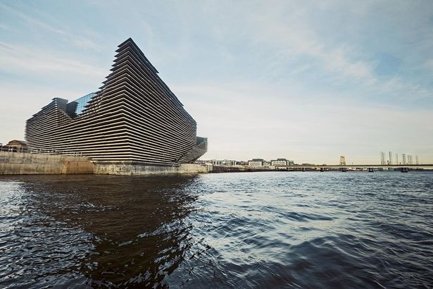 スコットランド初のデザイン美術館「V&A Dundee」も近年の隈建築を代表するひとつ