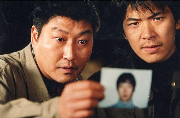 昨年解決した韓国三大未解決事件「華城連続殺人事件」をモチーフにした『殺人の追憶』