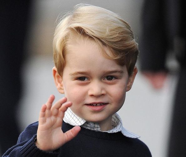 未来の国王ジョージ王子、7歳の誕生日写真は1000円のポロシャツで！