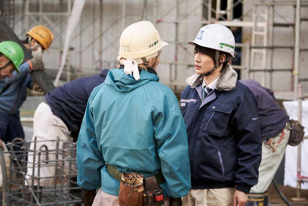 建築現場での作業員の不真面目な行動を見過ごせない平太