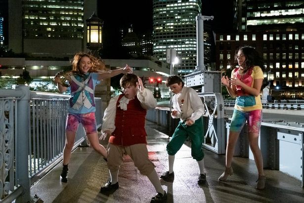 【写真を見る】子どもたちによるはちゃめちゃアドベンチャー『スリープオーバー ～夜の大冒険～』など、8月後半のNetflix注目作をチェック！