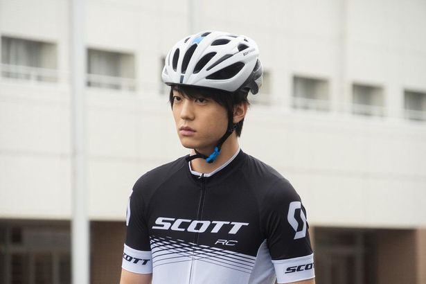 総北高校自転車競技部1年のエース、今泉俊輔役を演じた伊藤健太郎