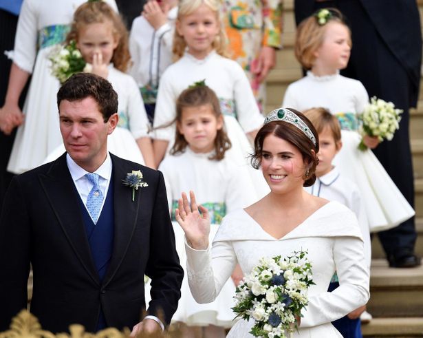 妹のユージェニー王女は2018年にジャック・ブルックスバンクと結婚