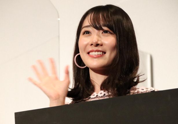 『真・鮫島事件』の初日舞台挨拶に登壇した鶴見萌