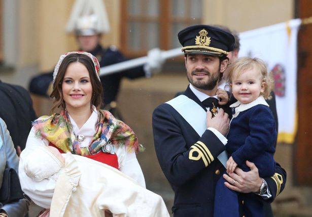 スウェーデンのカール・フィリップ王子、ソフィア妃ご一家のクリスマス写真が公開