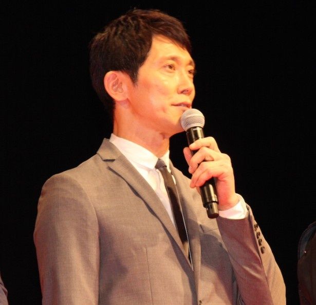 完成披露試写会に登壇した佐々木蔵之介