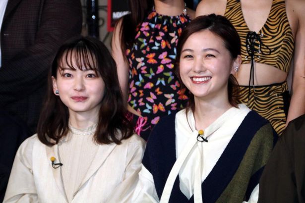 『樹海村』LINE LIVEに登壇した山田杏奈と山口まゆ