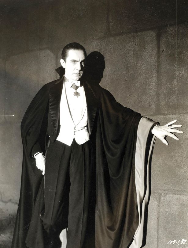 【写真を見る】今年が90年の節目！1931年公開、ベラ・ルゴシ演じるホラーアイコン『魔人ドラキュラ』の姿