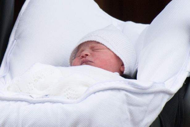 【写真を見る】ルイ王子も誕生から今年で3年…もちもち赤ちゃんがいまやすっかり男の子に！