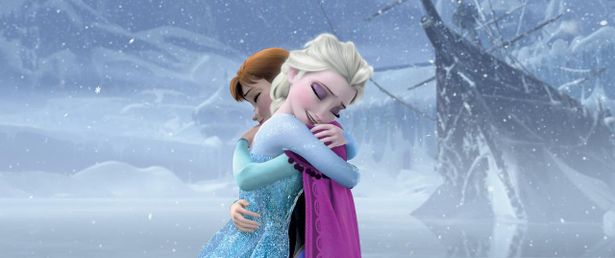 “姉妹愛”をテーマに描かれた『アナと雪の女王』もシスターフッド映画