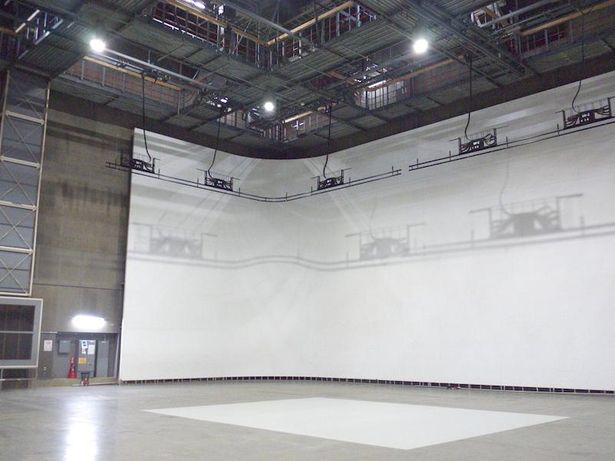 No.7ステージは広さ300坪、東宝スタジオ内で最大の体積を誇る