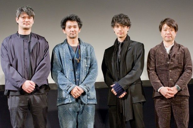 写真左より編集の小川弾、出演の村上淳、監督・出演の斎藤工、原作のはしもとこうじ
