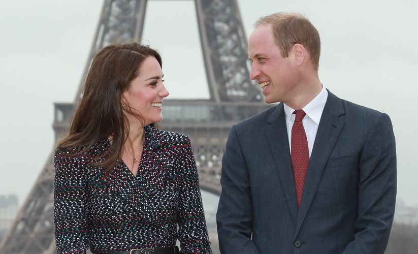 結婚10周年！キャサリン妃、ウィリアム王子から贈られたネックレスで記念写真