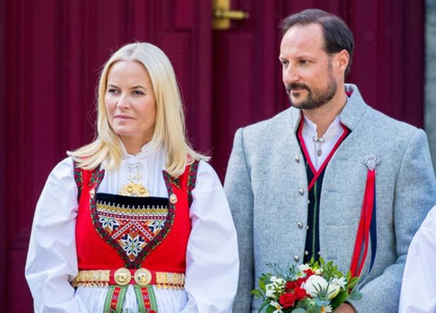 ノルウェーのホーコン王太子とメッテ＝マリット王太子妃夫妻