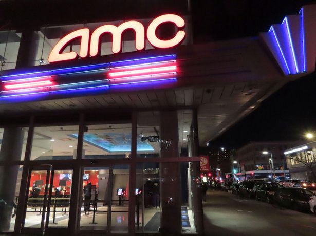 昨年、AMCがユニバーサルと結んだ「シアトリカル・ウィンドウ」に関する契約に続き、Cinemarkとメジャー4社が動いた！