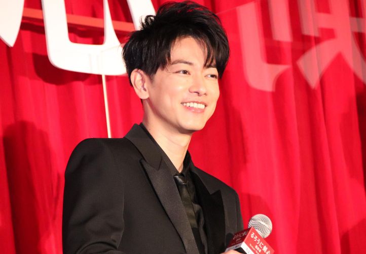 佐藤健 雨男疑惑 に 完成披露とかほぼほぼ雨 と苦笑 剣心を 末長く愛して 最新の映画ニュースならmovie Walker Press