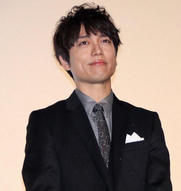 加藤彰彦役を演じた山崎育三郎は、ミュージカル界のプリンスとして大活躍