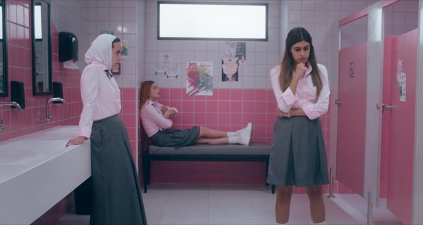 中東の高校生たちの熾烈な学校生活が描かれる「アルラワビ女子高校」