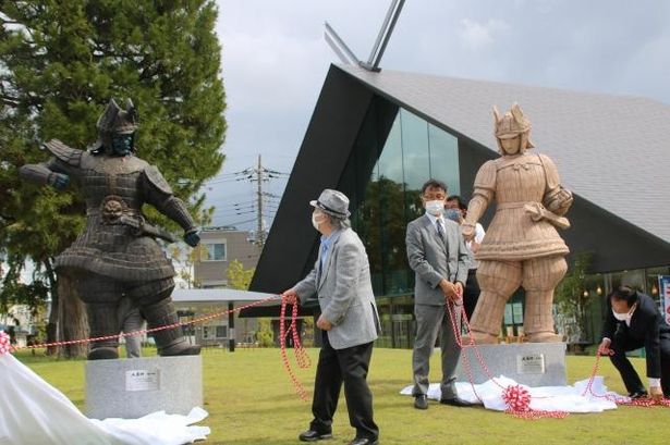 除幕する瞬間