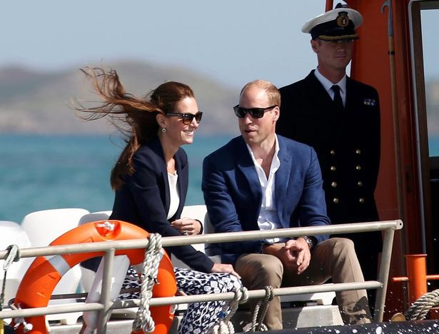 【写真を見る】シリー諸島でバカンスを満喫したウィリアム王子一家！2016年には公務で同諸島を訪れた夫妻