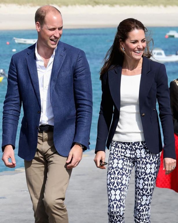 2016年に、昨年のバカンス先だったトレスコ島を訪れていたウィリアム王子夫妻