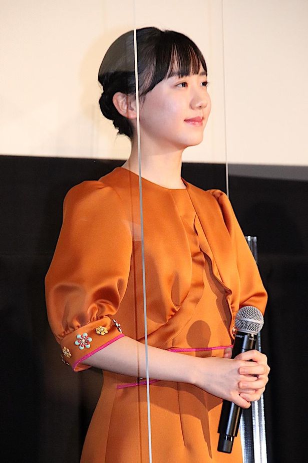 『岬のマヨイガ』初日舞台挨拶に登壇した芦田愛菜