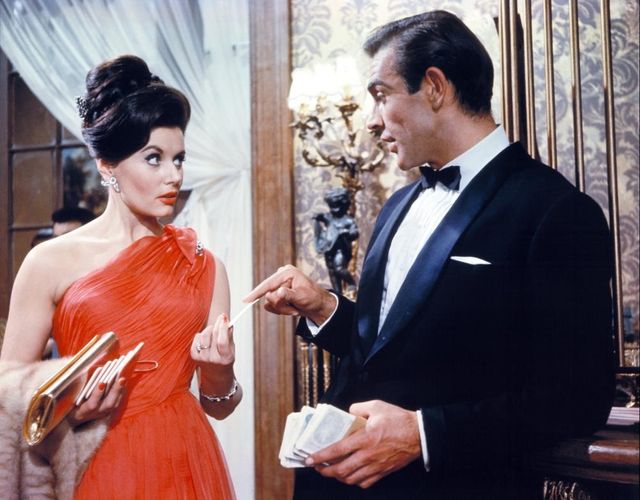 キャサリン妃着用のドレスも！「007」銀幕デビュー60年を記念したボンドガールドレスが発売