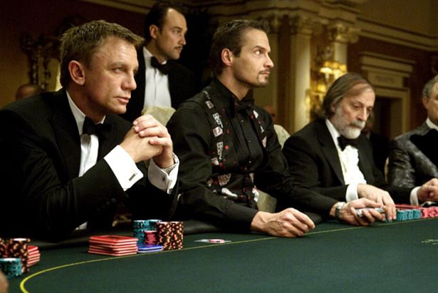 ダニエル・クレイグがボンド役に扮した第1作目、『007 カジノ・ロワイヤル』(06)
