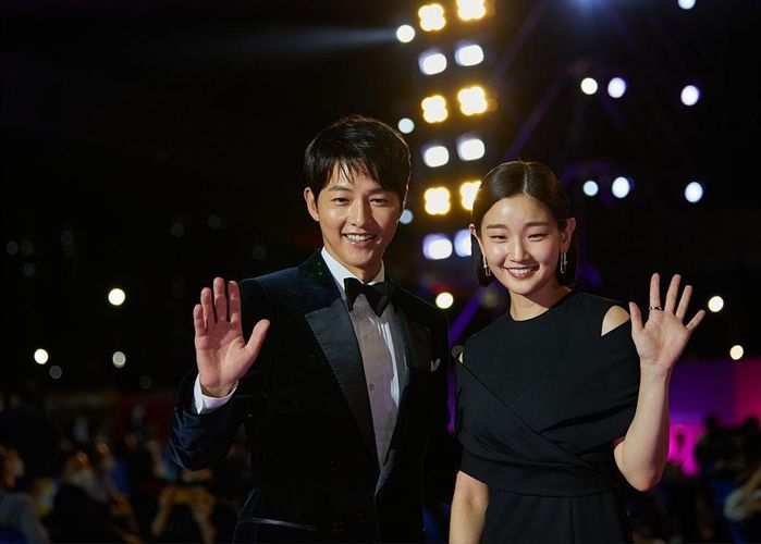 釜山国際映画祭にソン・ジュンギ、ユ・アイン、パク・ソダムなどドレスアップしたスターが勢揃い！