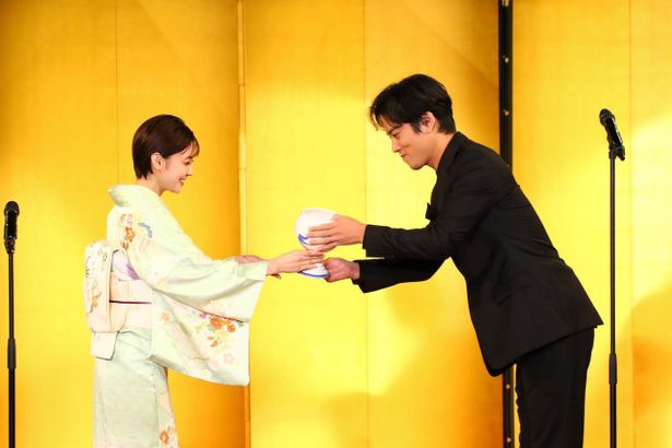 【写真を見る】桐谷健太が、そうそうたる先輩俳優たちに続く受賞！「これから日本でも世界でも活躍する役者に」