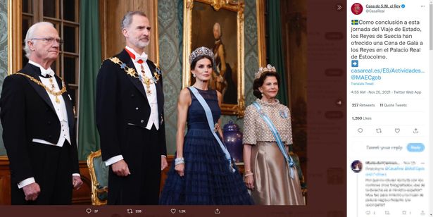 【写真を見る】スペインのレティシア王妃、H&Mのドレスで晩餐会に登場！