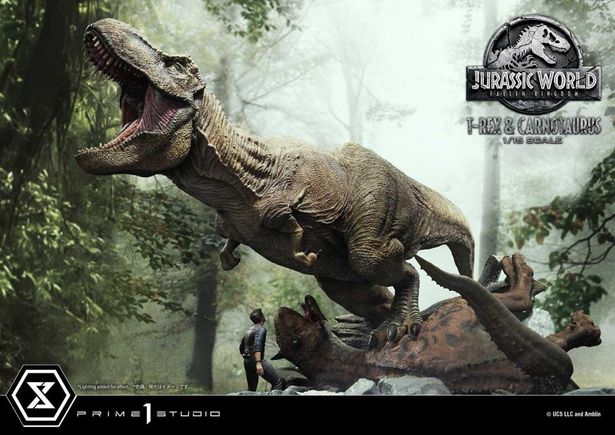 弱肉強食とはこういうものだと言わんばかりのアイテムだ！(「レガシーミュージアムコレクション ジュラシック・ワールド：炎の王国 ティラノサウルス・レックス & カルノタウルス」)