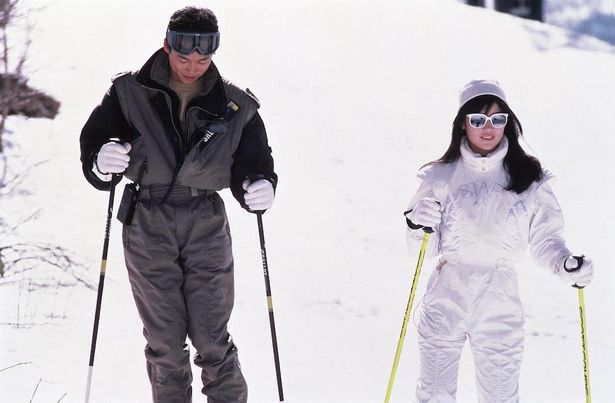 【写真を見る】スキーブームの火付け役『私スキ』で当時の空気感を堪能しよう