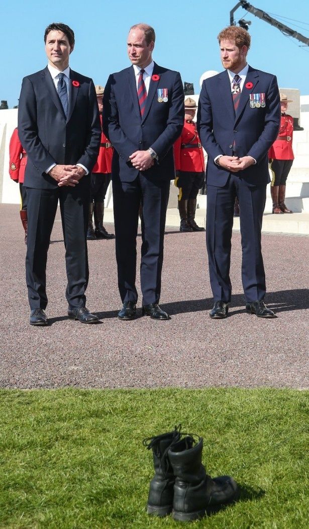 左からカナダのジャスティン・トルドー首相、イギリスのウィリアム王子、ヘンリー王子