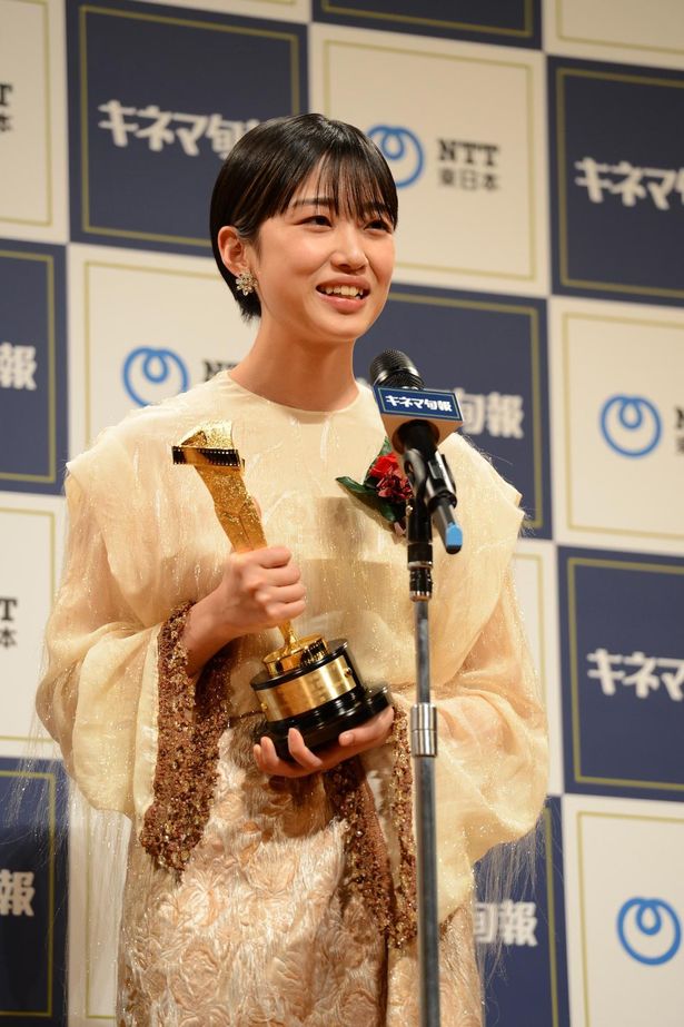 『由宇子の天秤』など3作品で新人女優賞を受賞した河合優実