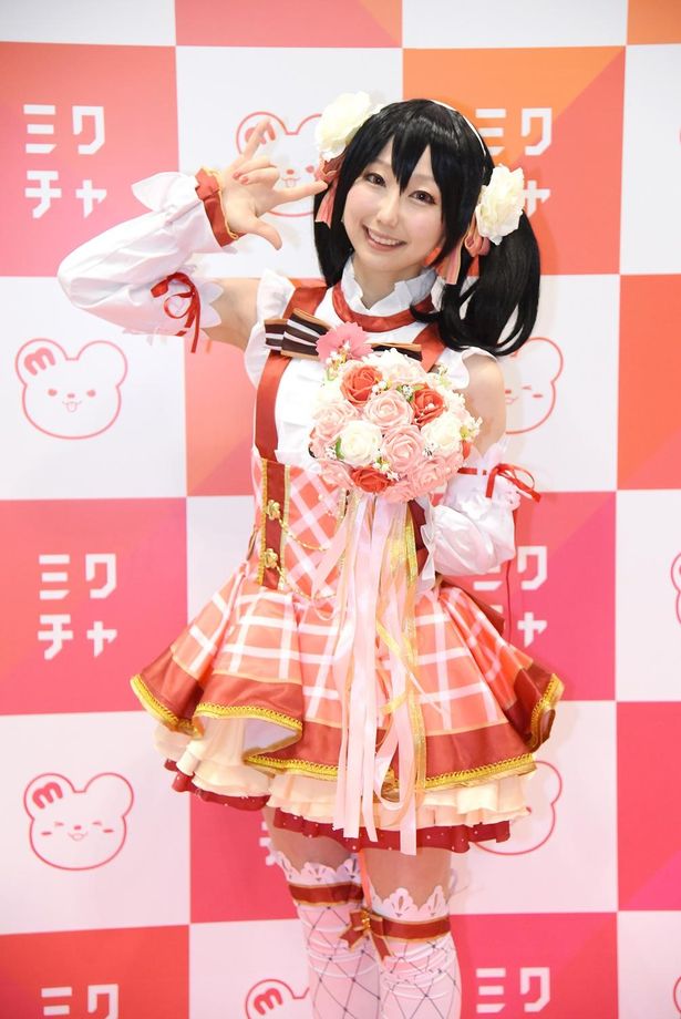 「ラブライブ！」の矢澤にこに扮する わたがしさん