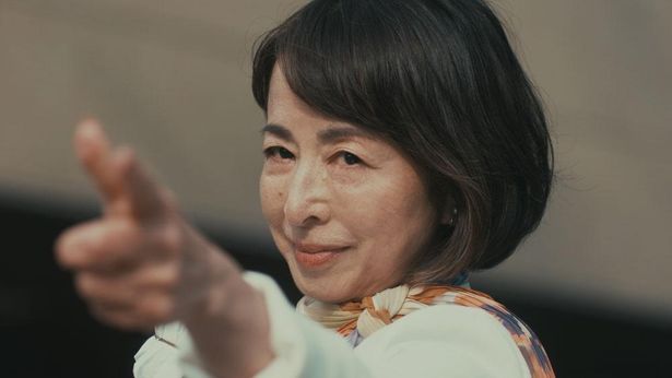 2000年版『カラフル』で母親役として出演した阿川佐和子も登場