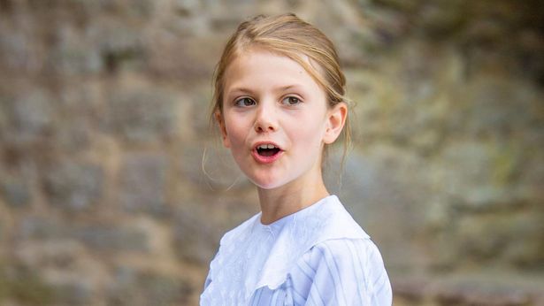 10歳の誕生日を迎えたスウェーデンのエステル王女