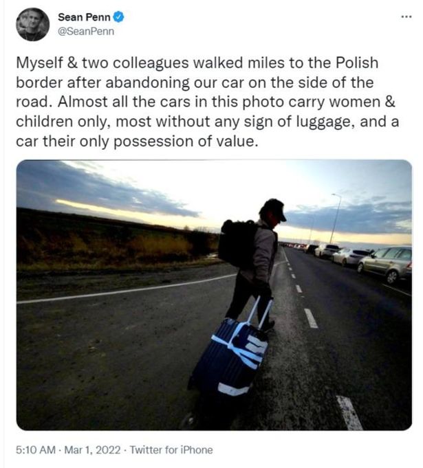 【写真を見る】ウクライナ入りしたショーン・ペン、スーツケースを引きずり国境へ向かう姿を投稿