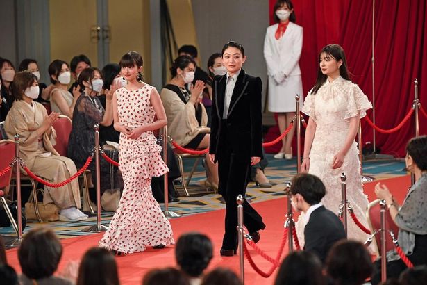 新人俳優賞の今田美桜、三浦透子、吉川愛