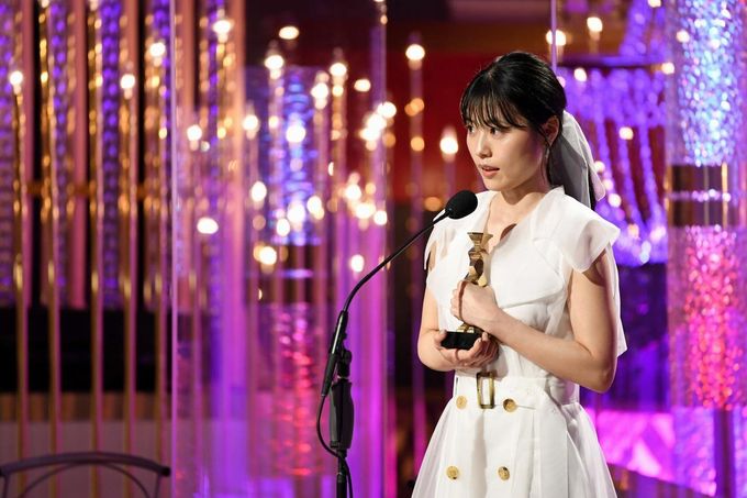 『花束みたいな恋をした』の有村架純が最優秀賞主演女優賞を受賞