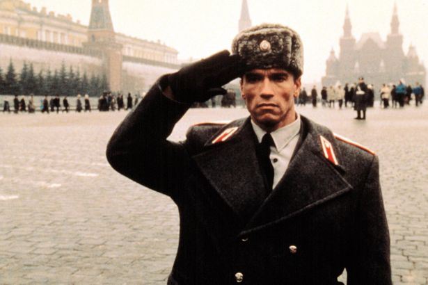 シュワルツェネッガー主演『レッドブル』(88)は、アメリカ映画として初めて赤の広場での撮影を許可された