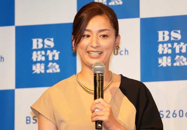 BS松竹東急開局記念特別企画ドラマスペシャル 「夜のあぐら　～姉と弟と私～」記者会見に登壇した尾野真千子