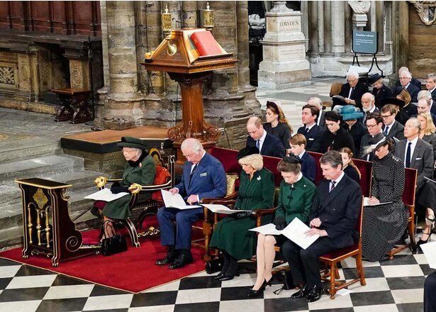 フィリップ王配追悼式典にロイヤルファミリーたちが集結。ヘンリー王子夫妻は欠席だった