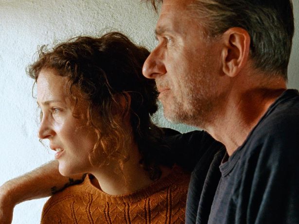創作活動も互いの関係にも停滞感を抱いている映画監督夫婦の物語を描く『ベルイマン島にて』