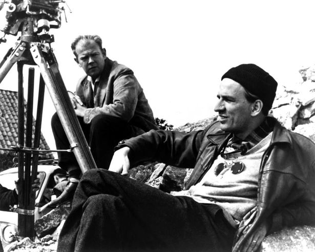 母国スウェーデンはもちろん、20世紀の映画界を代表する巨匠、イングマール・ベルイマン(写真右)と、彼との数多くのタッグで知られる撮影監督のスヴェン・ニクヴィスト(写真左)