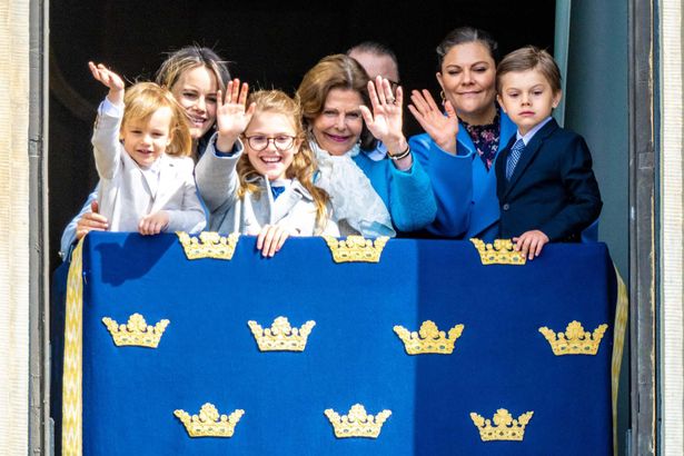スウェーデンの王室メンバーがストックホルム宮殿に集結